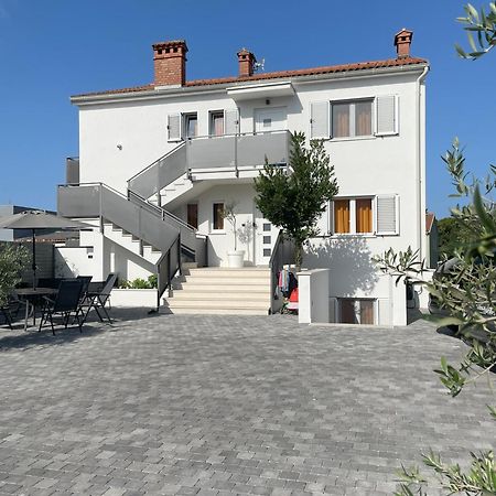 Valkane Beach Apartments Пула Екстер'єр фото