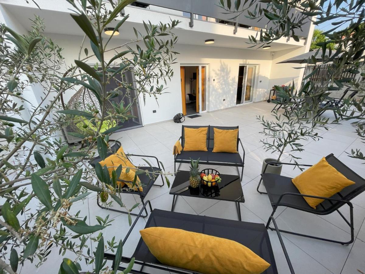 Valkane Beach Apartments Пула Екстер'єр фото