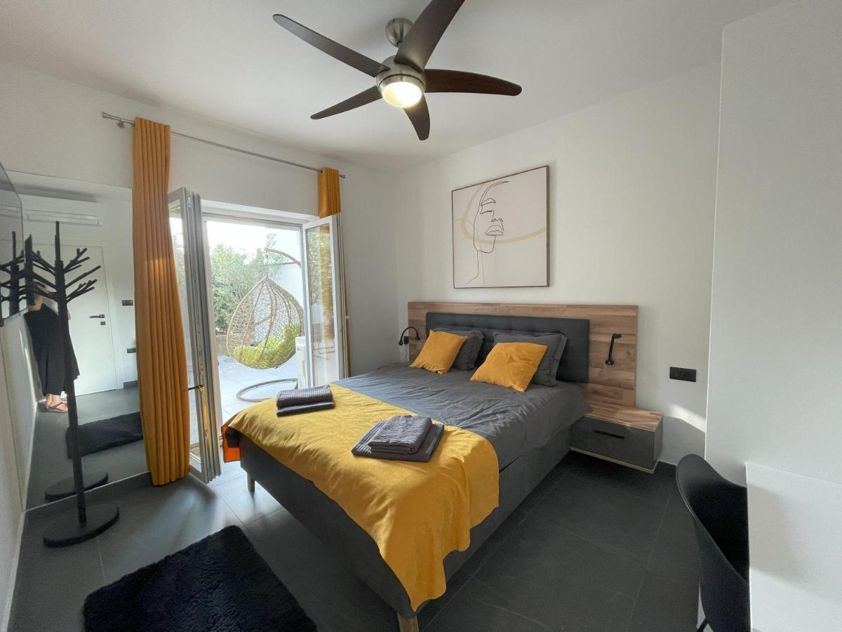 Valkane Beach Apartments Пула Екстер'єр фото
